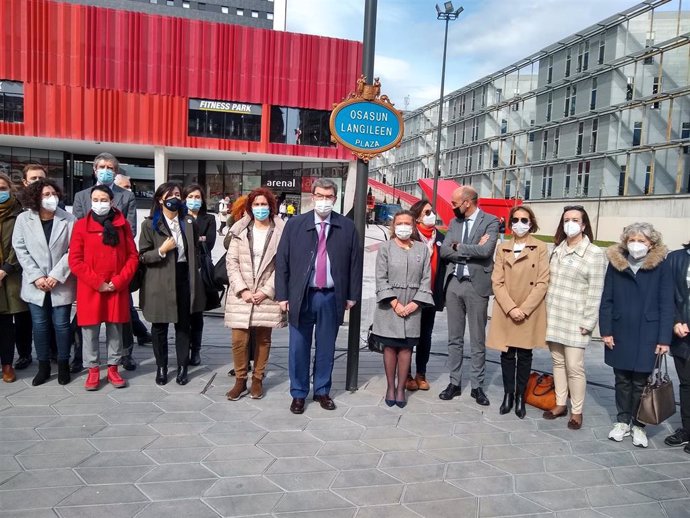 Inauguración de la nueva "Plaza Profesionales Sanitarios" en Bilbao