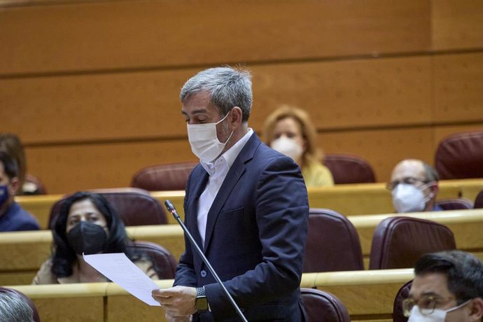 Archivo - El senador de Coalición Canaria Fernando Clavijo Batlle interviene durante una sesión de control al Gobierno en la Cámara Alta, a 13 de abril de 2021