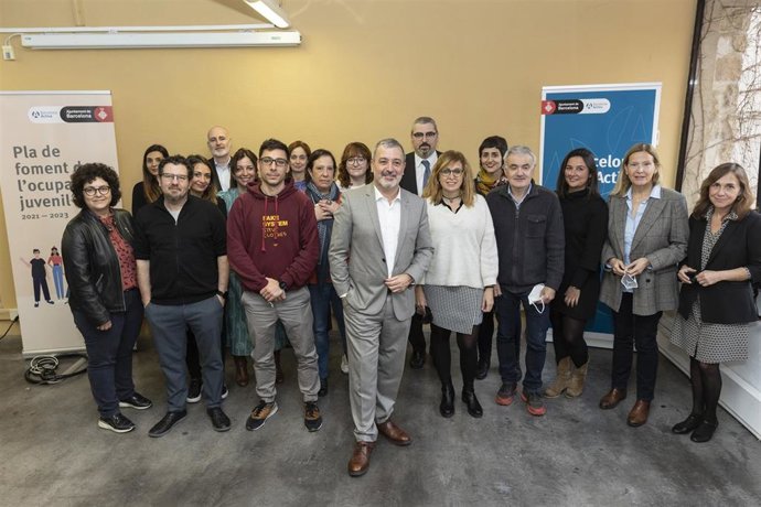 La Comissió del Pla de Foment de lOcupació Juvenil, impulsada por el Ayuntamiento de Barcelona y Barcelona Activa con entidades, sindicatos y diferentes organismos.