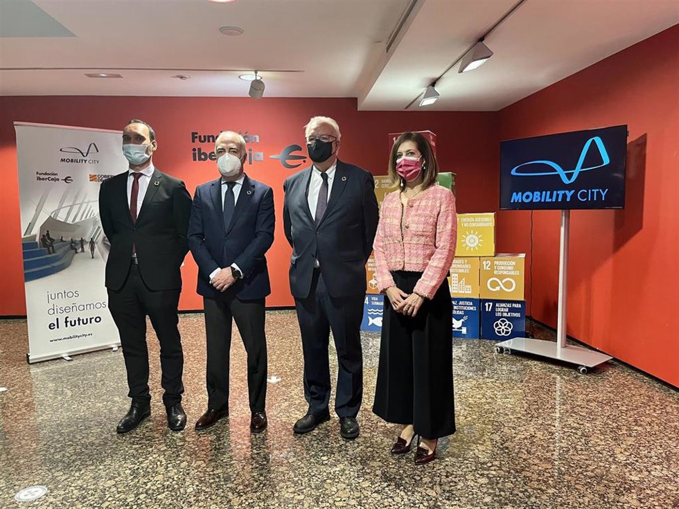 Ponentes de la jornada Mobility City, en Ibercaja Patio de la Infanta.