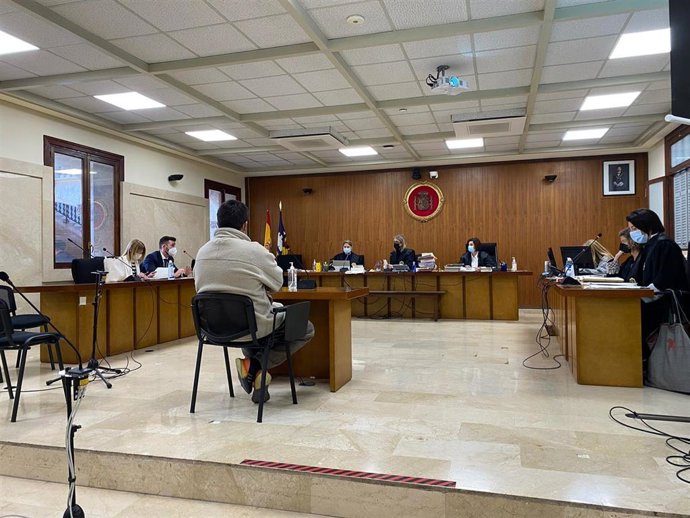 Uno de los acusados del clan de los 'Bizcos', durante la vista previa celebrada en la Audiencia de Palma.