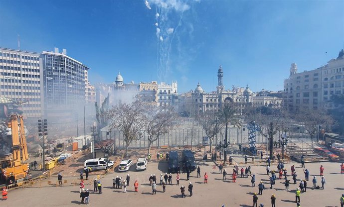 Masclet del 9 de marzo disparada por la pirotecnia Crespo