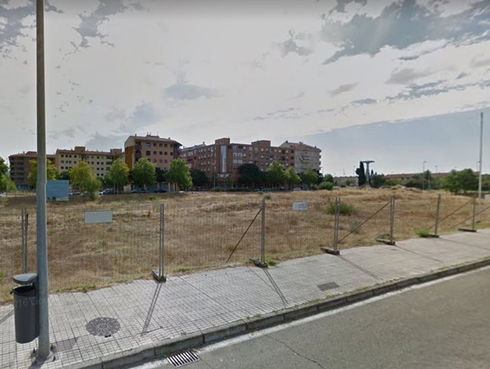 Parcela del Nuevo Cáceres donde se proyecta, desde hace veinte años, un centro comercial