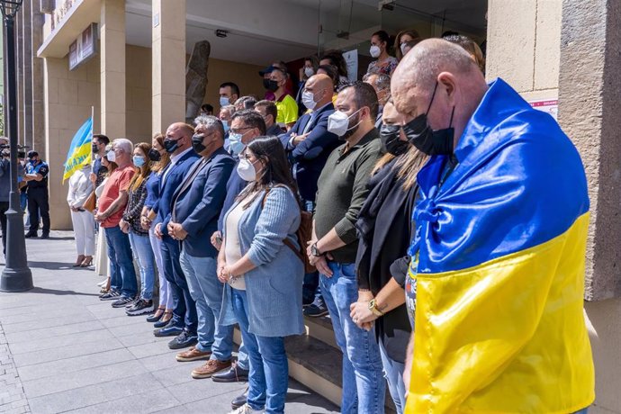Concentración solidaria con Ucrania a las puertas del Ayuntamiento de Puerto del Rosario (Fuerteventura)