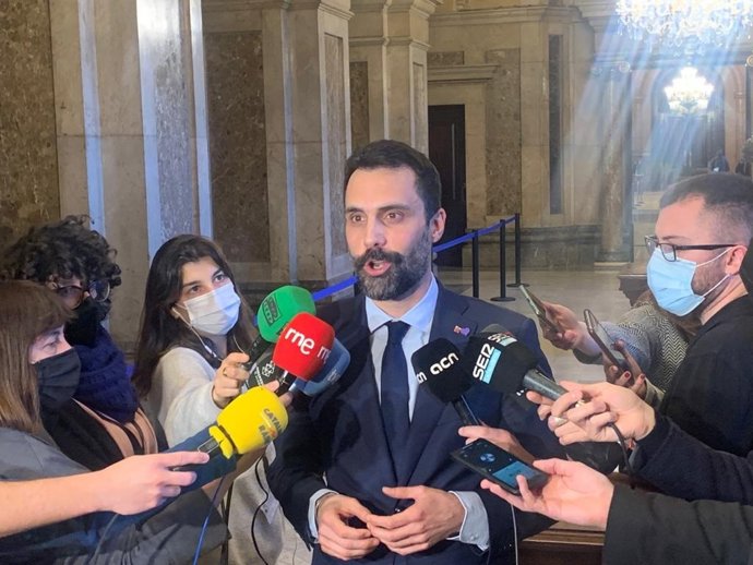 El expresidente del Parlament y actual coseller de Empresa y Trabajo de la Generalitat, Roger Torrent, en declaraciones a los medios
