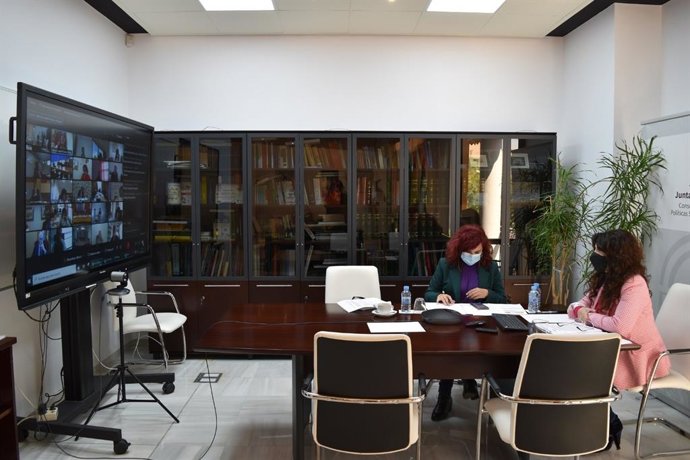 La consejera de Igualdad, Políticas Sociales y Conciliación, Rocío Ruiz, en la Conferencia Sectorial de Infancia y Adolescencia