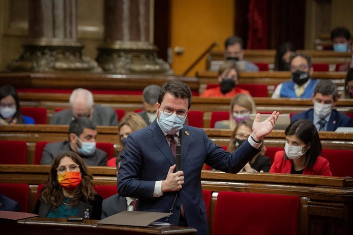 El presidente de la Generalitat, Pere Aragons, interviene en una sesión plenaria en el Parlament de Cataluña, a 9 de marzo de 2022, en Barcelona, Catalunya (España). 