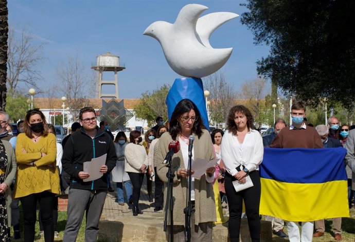 La Universidad de Huelva ha leído un manifiesto institucional de repulsa a la invasión de Ucrania por parte de Rusia.