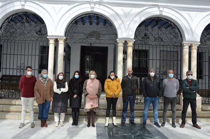 El Ayuntaminto de Almonte protagoniza la convocatoria silenciosa el apoyo al pueblo ucraniano.