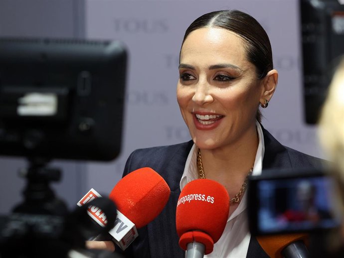 Tamara Falcó atiende a los medios durante la presentación de su colección para TOUS
