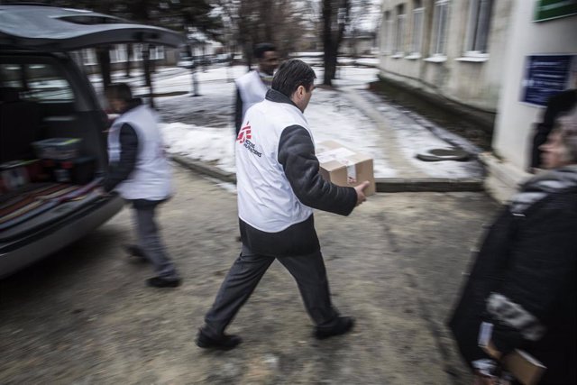 Archivo - Reparto de ayuda de Médicos Sin Fronteras (MSF) en Donetsk (Ucrania)