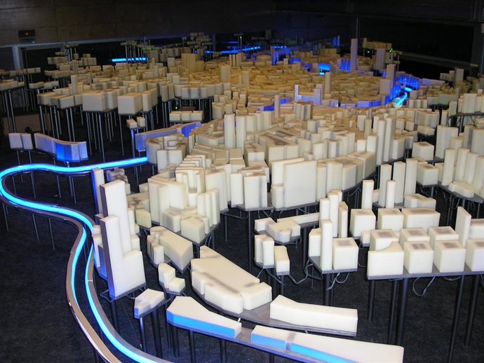 Instalación artística "Piel de Luz" de la escultora Esther Pizarro.