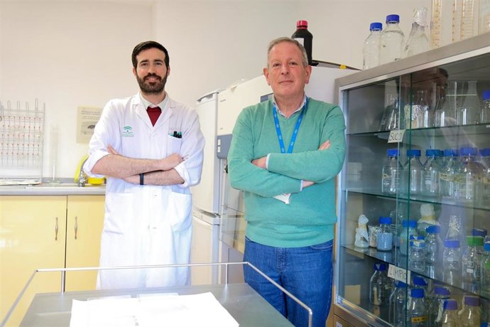 Microbiología del Virgen del Rocío valida un kit que identifica multirresistencias a los antibióticos.