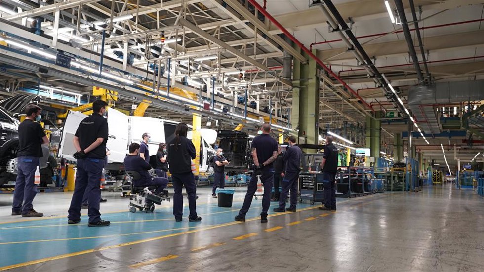 Archivo - Imagen de la vuelta de la vuelta a la actividad este lunes en la planta de Mercedes en Vitoria