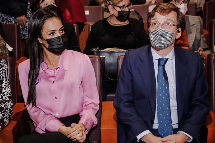 La vicealcaldesa de Madrid, Begoña Villacís y el alcade José Luis Martínez-Almeida.