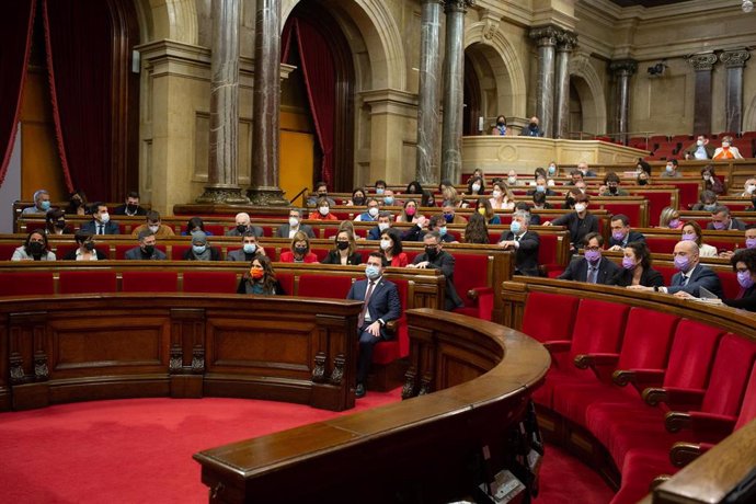 Imagen de archivo - El pleno del Parlament de Cataluña, a 9 de marzo de 2022, en Barcelona, Catalunya (España).