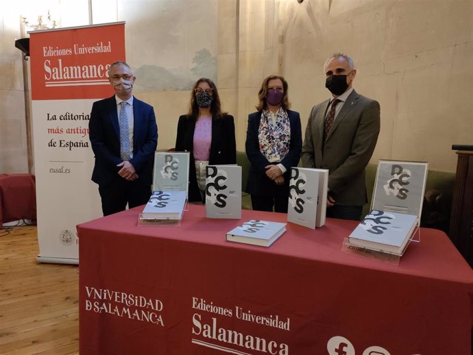 Presentación del libro 'Doctoras honoris causa por la Universidad de Salamanca' en la USAL.