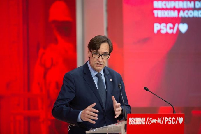 Archivo - El líder del PSC en el Parlament, Salvador Illa, en una imagen de archivo. 