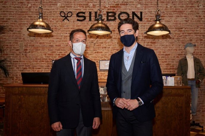 El presidente del Cabildo de La Palma, Mariano Hernández y el CEO de Silbon, Pablo Lópee, en la presentación de la campaña 'Silbon con La Palma'