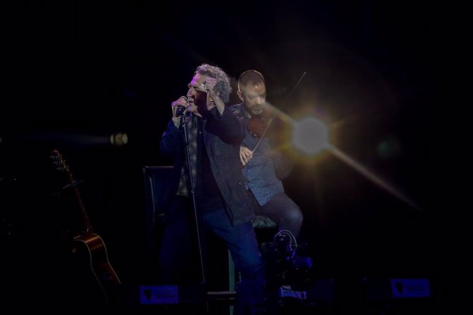 Archivo - El cantante, Miguel Ríos en el concierto solidario La música con La Palma: Más fuertes que el volcán en  Wizink Center.