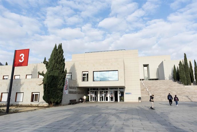 Fachada de la Facultad de Comunicación y Documentación de la Universidad de Murcia