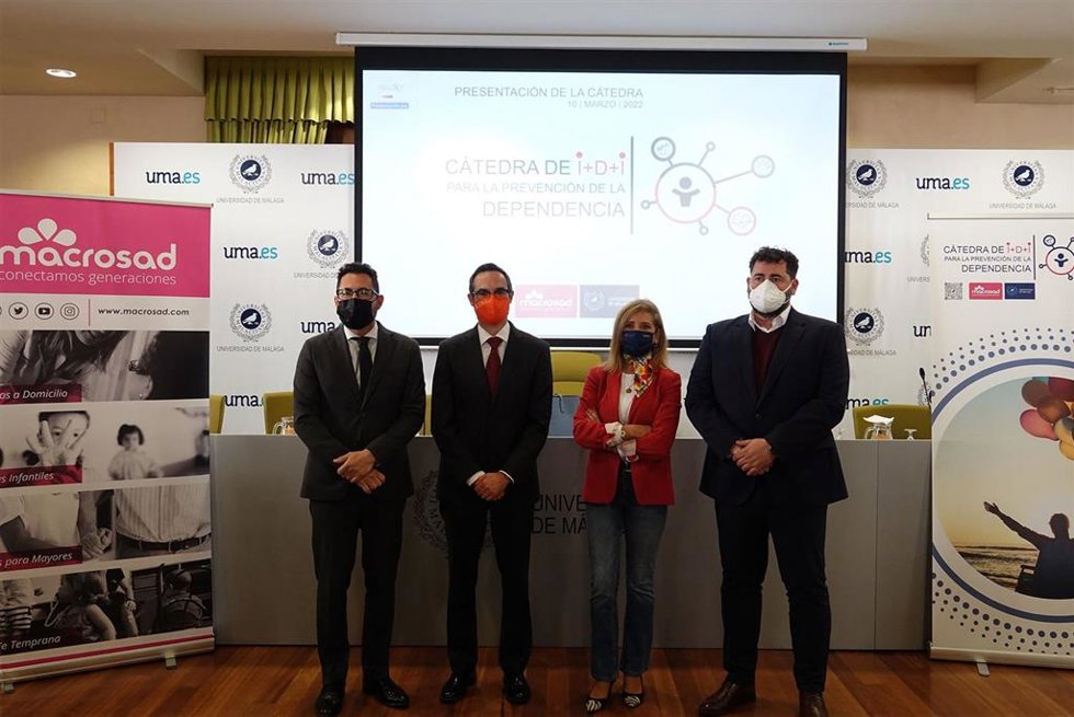 La Universidad de Málaga y Macrosad crean la primera Cátedra de I+D+i para la prevención de la dependencia