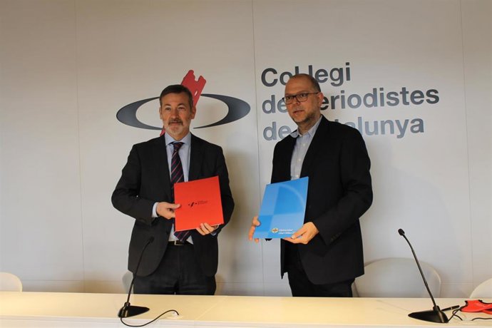 (I-D) El Rector De La UAO CEU, Rafael Rodríguez-Ponga, Y El Decano Del ColLegi De Periodistes De Catalunya, Joan Maria Morros, Presentando El Convenio Entre Ambas Instituciones