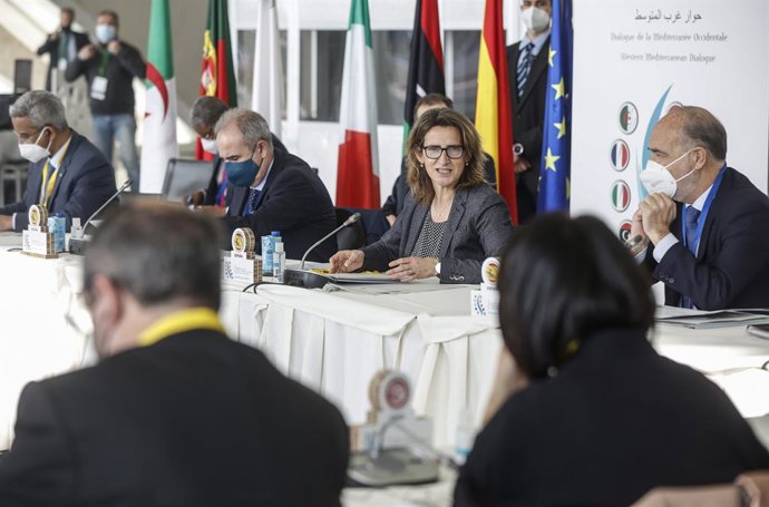 La vicepresidenta y ministra para la Transición Ecológica y el Reto Demográfico, Teresa Ribera, preside el Diálogo 5+5 del Mediterráneo Occidental, en el Palau de Les Arts, a 10 de marzo de 2022, en Valencia, Comunidad Valenciana (España). Durante el en