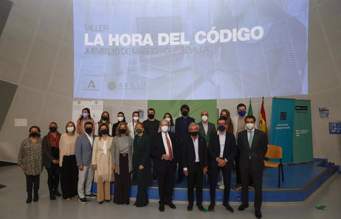 Presentación del taller de programación 'La Hora del Código' en el Polígono Sur, proyecto de la Fundación Princesa de Girona.