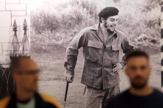 Forografía de Ernesto 'Che' Guevara en una exposición fotográfica de Alberto Korda.