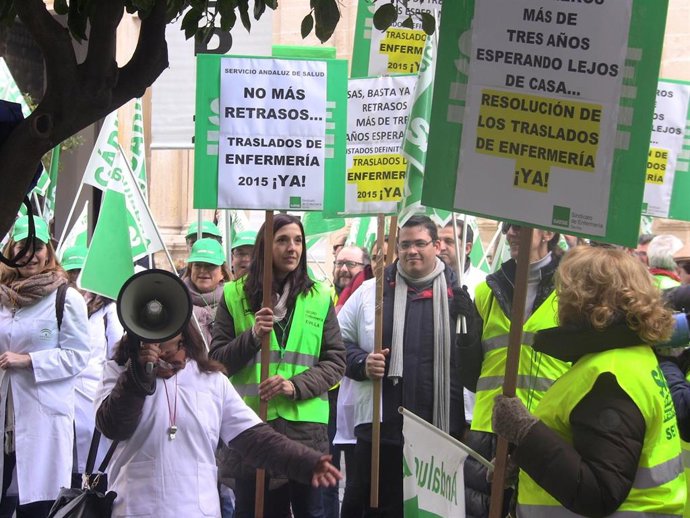 Foto de archivo de la protesta del Satse en febrero de 2018, en la que reclamaba la agilización del anterior traslado del SAS