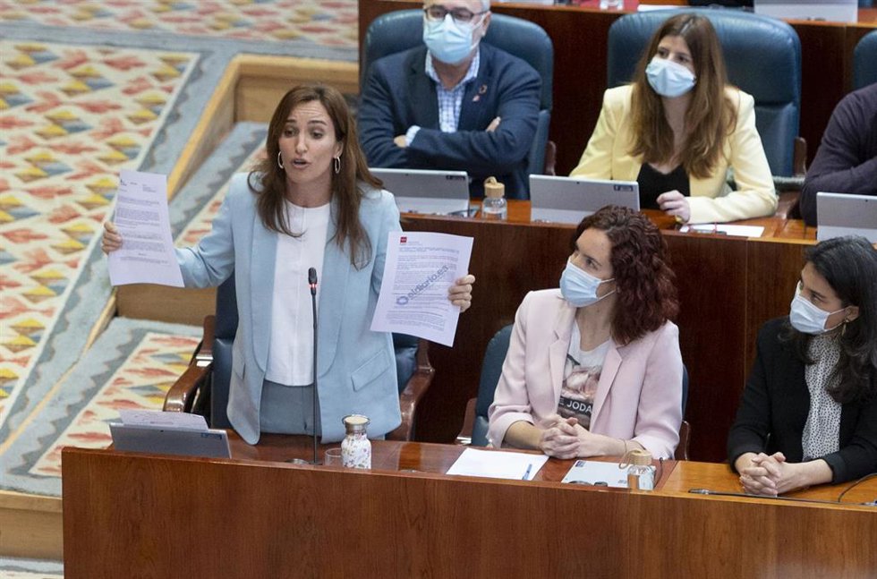 La portavoz de Más Madrid, Mónica García, interviene en un pleno en la Asamblea de Madrid, a 10 de marzo de 2022, en Madrid (España). El pleno, marcado por presencia de la presidenta de la Comunidad que desde el pasado 17 de febrero no acudía, ha girado