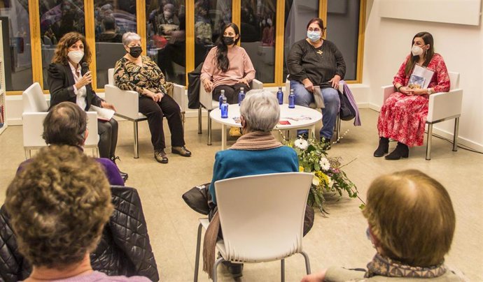 Mesa Redonda Mes de la Mujer Villamediana