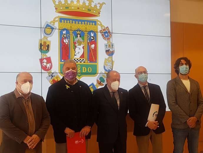 Reunión del presidente de la Diputación, Fernando Rodríguez Villalobos, con la CES y los sindicatos UGT y CCOO.