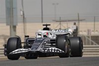 Gasly domina el primer día en Sakhir con un buen Sainz y problemas para Alonso