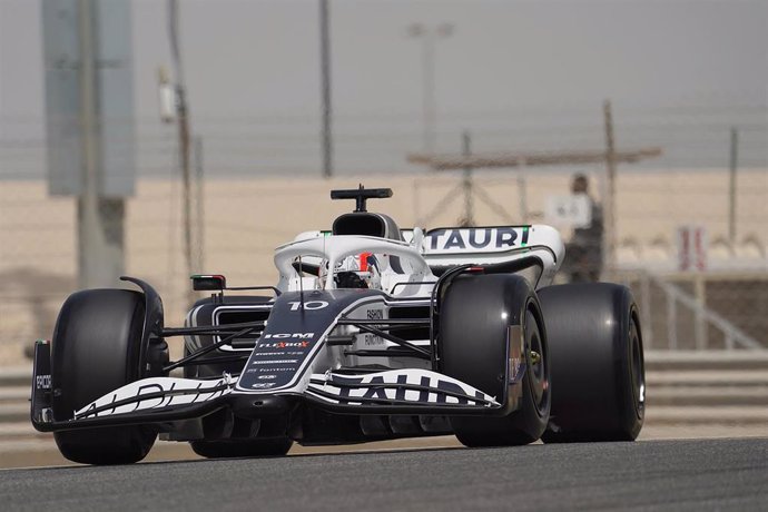 El piloto francés Pierre Gasly durante la primera jornada de los test de pretemporada de F-1 en el circuito de Sakhir