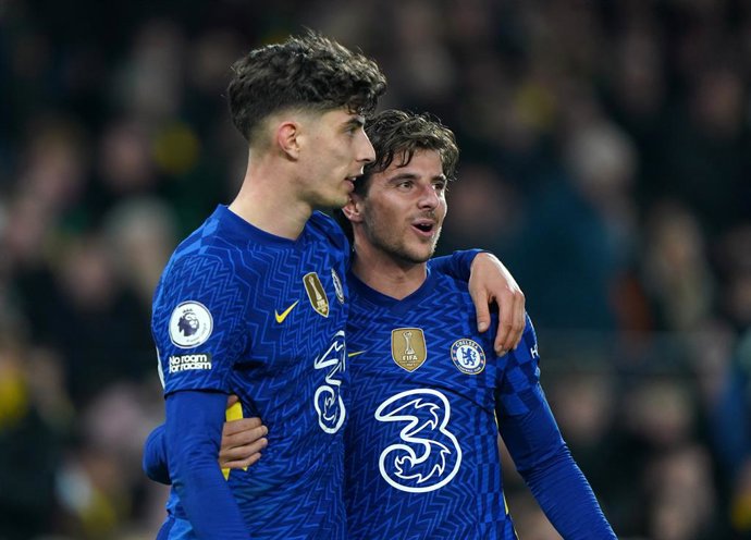 10 March 2022, United Kingdom, Norwich: Chelsea's Kai Havertz (L) celebrates scoring his side's fourth goal with teammate Mason Mount during the English Premier League soccer match between Norwich City and Chelsea at Carrow Road. Photo: Joe Giddens/PA W