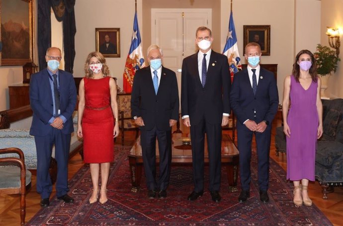 El Rey asiste a la toma de posesión del presidente electo de Chile, Gabriel Boric, y se reúne con el saliente, Sebastián Piñera