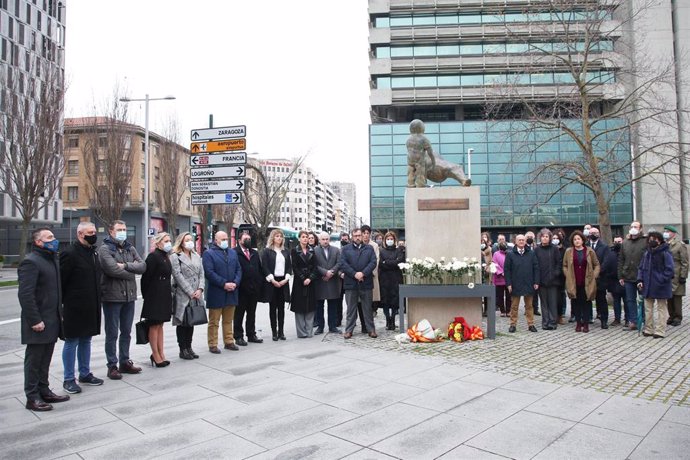 Las instituciones de Navarra participan en un homenaje por el Día Europeo de las Víctimas del Terrorismo.