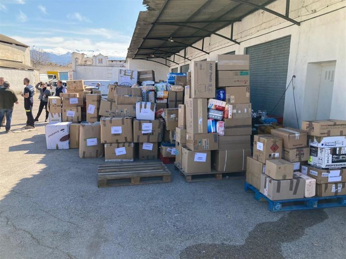 Material solidario recogido por Cáritas y el Ayuntamiento de Guadix