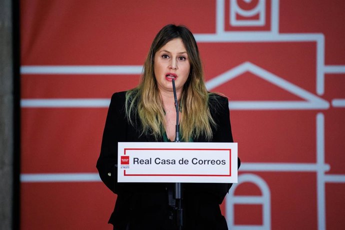 Archivo - La abogada y activista por el Derecho a la Vivienda, Alejandra Jacinto, comparece tras una reunión en la Real Casa de Correos, sede de la Presidencia de la Comunidad de Madrid, a 25 de enero de 2022, en Madrid (España). 