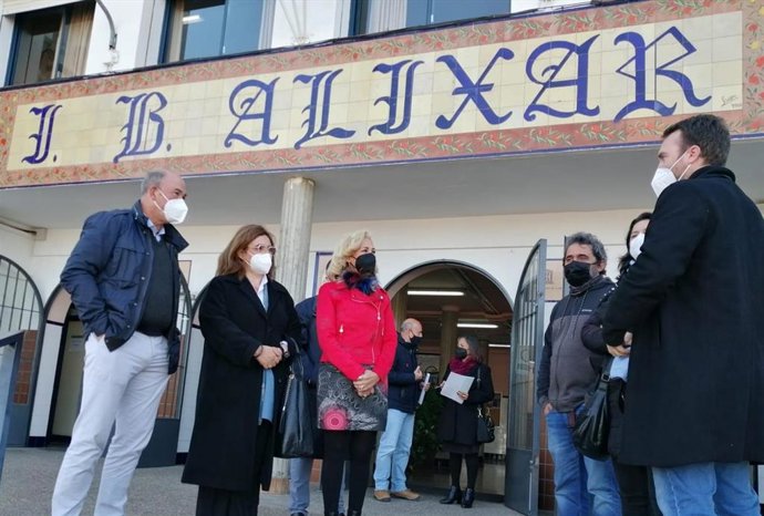 La delegada de Educación en Sevilla, María José Eslava, ha anunciado que son 21 centros docentes públicos de Formación Profesional (FP) de Sevilla los que están impartiendo formación para la obtención de certificados de profesionalidad.