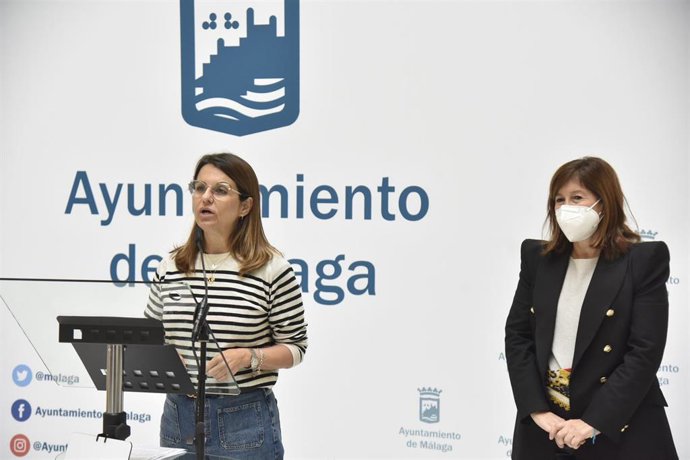 La portavoz del equipo de gobierno municipal, Susana Carillo, y la concejala de Sostenibilidad Medioambiental, Gemma del Corral en reuda de prensa