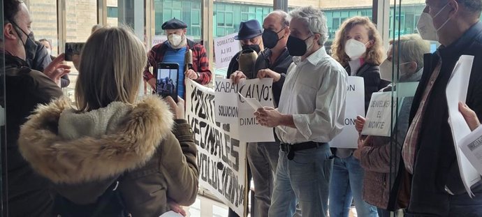 Concentración de Asturias Ganadera en la sede de las consejerías en el Easmu, en Oviedo