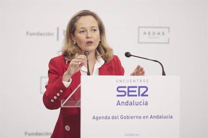 La vicepresidenta del Gobierno, Nadia Calviño, durante el encuentro de la Cadena SER, agenda del Gobierno de Andalucia en la Fundación Cajasol, a 11 de marzo de 2022 en Sevilla (Andalucía, España)