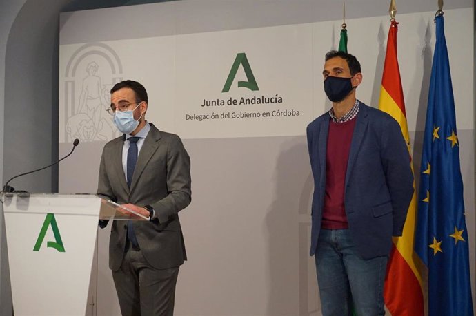 Ángel Herrador interviene junto a Antonio López.