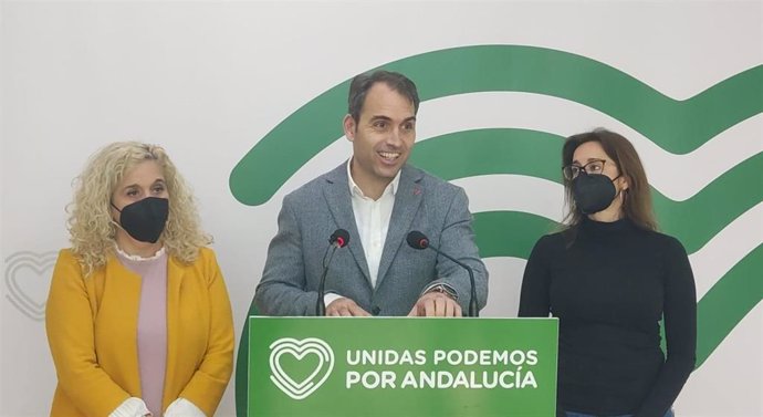 El coordinador general de IU en Andalucía y portavoz de Unidas Podemos por Andalucía, Toni Valero, este viernes en rueda de prensa.
