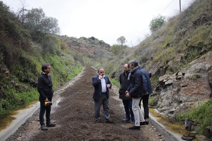 El director general de Turismo, Francisco Martín Simón, ha visitado este viernes, las obras de adecuación del Camino Natural Vía de la Plata.