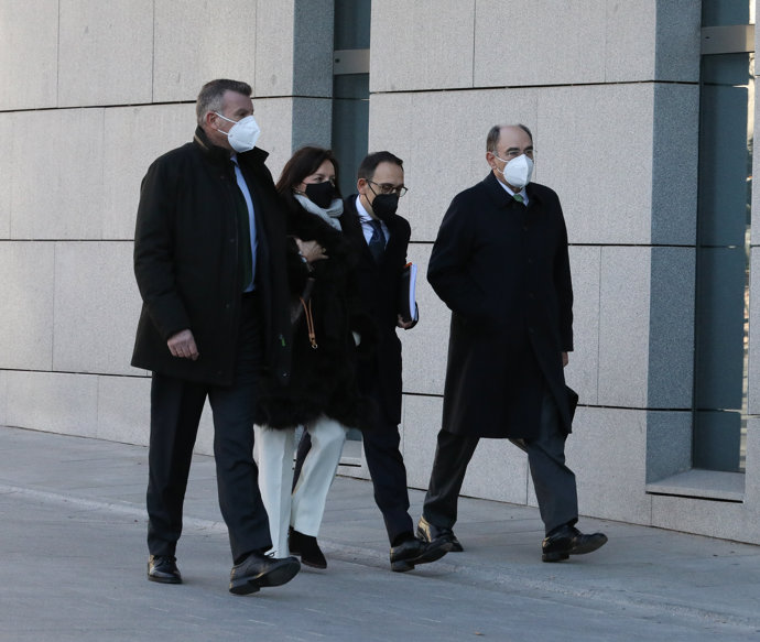 El presidente de Iberdrola, Ignacio Sánchez Galán (d), a su llegada a la Audiencia Nacional para declarar como imputado en la Tándem, a 18 de enero de 2022