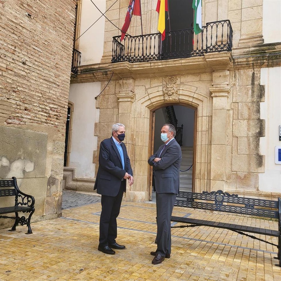 García Egea junto al alcalde de Vera, José Carmelo Jorge